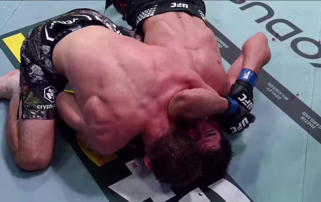 Mitchell Survives Lunas High Volume Attack Before Finding the Finish