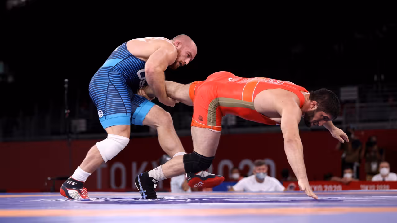 Abdulrashid Sadulaevs Knee Injury Looks Less Severe Than Feared — And Hes Already Looking Ahead