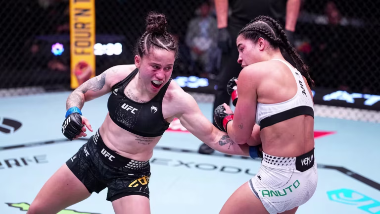 Carol Foro Edges Gigi Canuto in UFC Debut Unanimous Decision