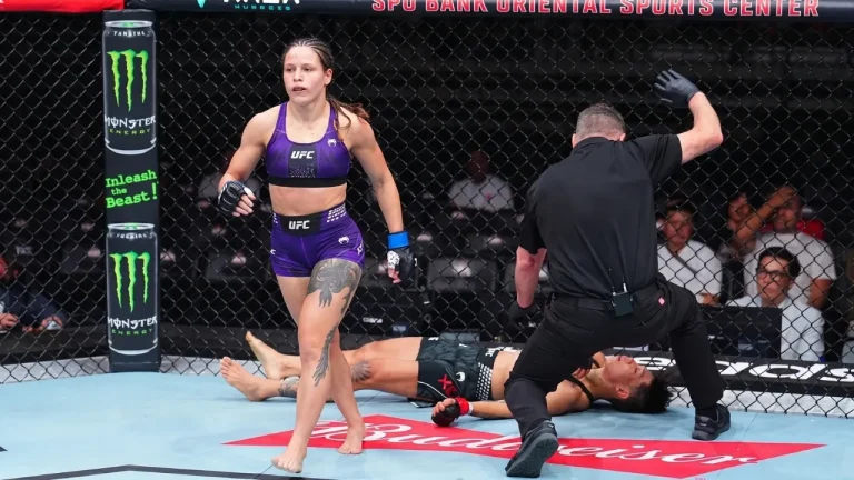 Julia Polastri KOs Xiong Jingnan With Head Kick at UFC Shanghai
