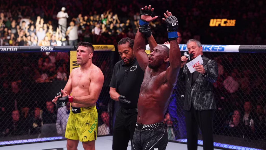 Tresean Gore Takes Unanimous Decision Over Vicente Luque at UFC 330