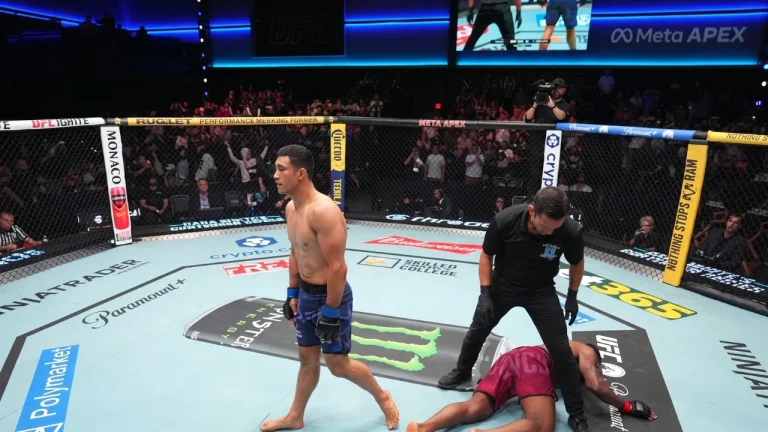 Akbar Abdullaev Knocks Out Ednilson Santos in 19 Seconds at DWCS