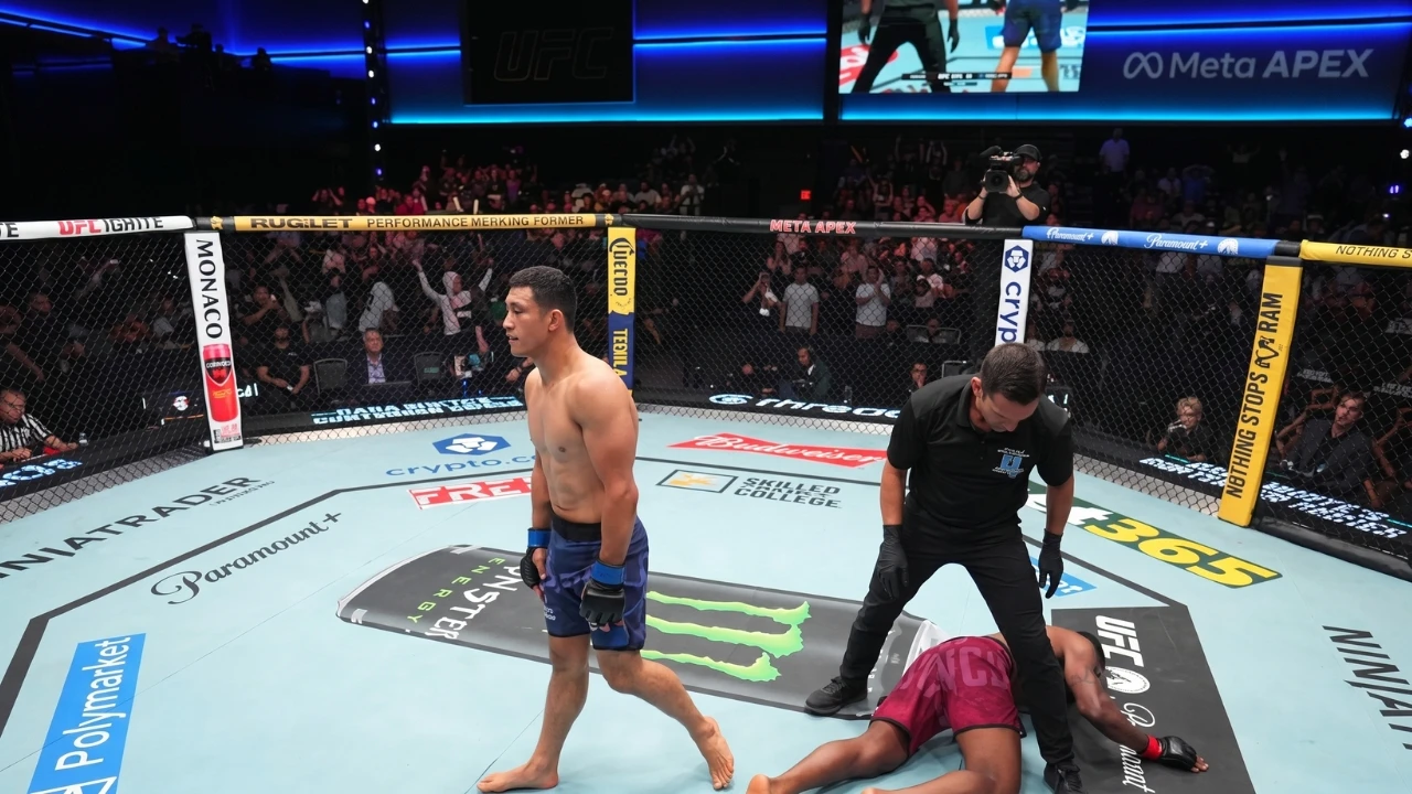 Akbar Abdullaev Knocks Out Ednilson Santos in 19 Seconds at DWCS