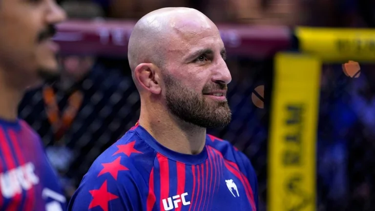 Alexander Volkanovski Says Arman Tsarukyan Could Panic if Ruffy Stays Up