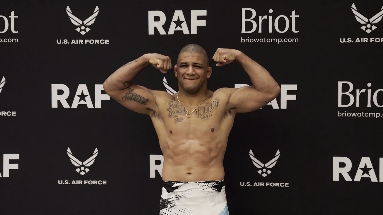 Gilbert Burns Weighs 198.8 Pounds for RAF 13 Chimaev Rematch
