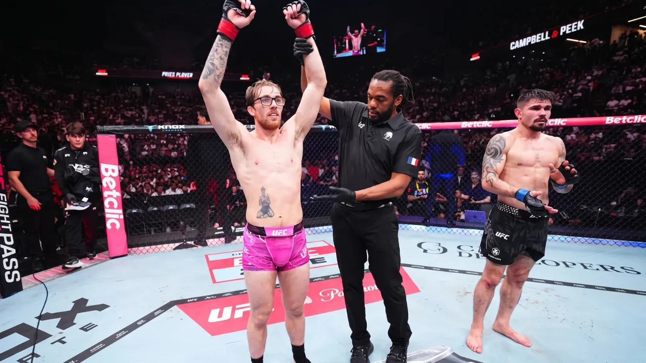Kurtis Campbell Gets First UFC Win, Chokes Out Trevor Peek in Paris