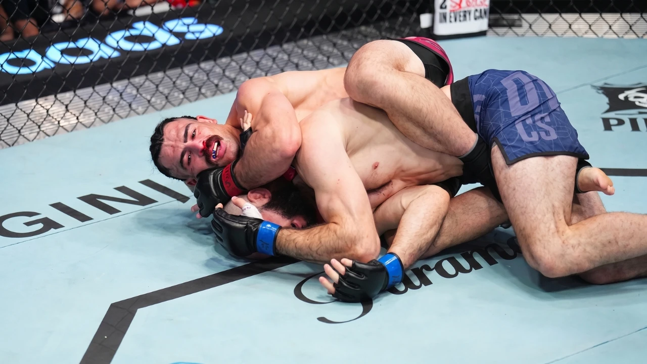 Luis Hernandez Forces Tap From Hugo Guillon at DWCS Week 6
