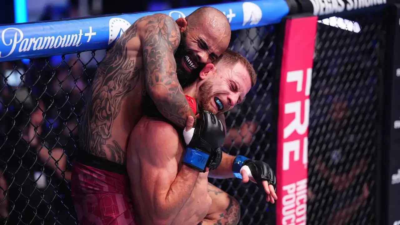 Marcos Degli Submits Paris Moran Late in Round Two at DWCS