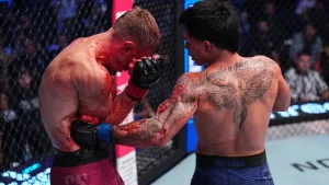Piero Guaylupo Sweeps Callum Connor After Scoring Lone Knockdown