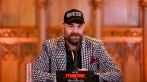 Tyson Fury Tells Anthony Joshua He Will Make It a Quick KO